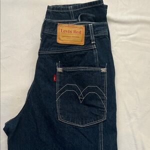 Women’s Levi Red Positively Superior barrel taper jeans size 30